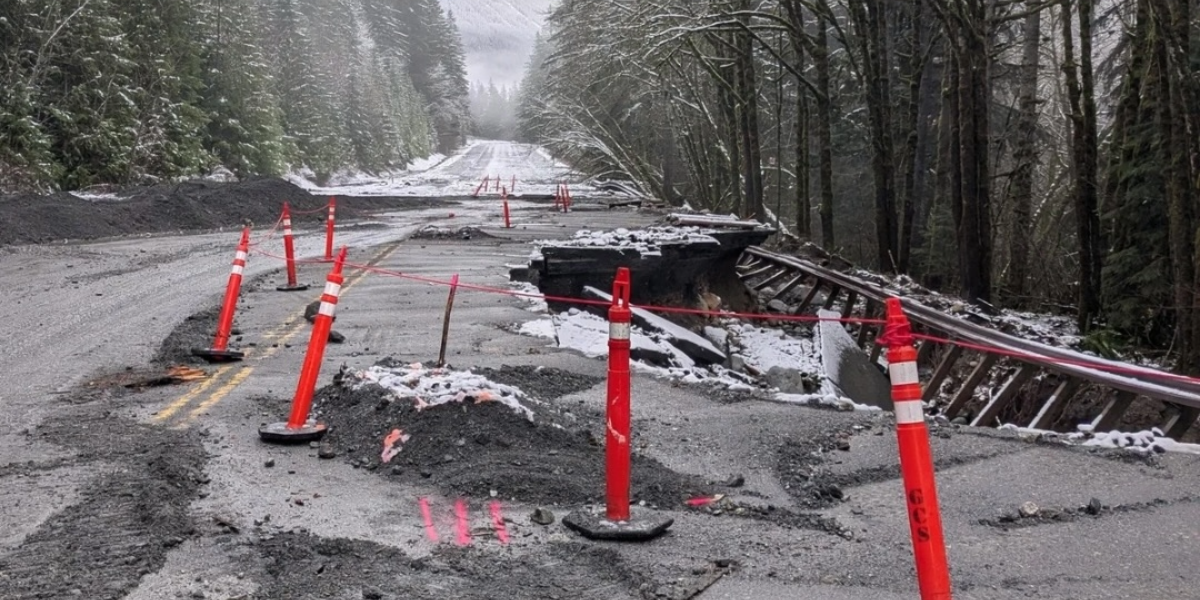 US 2 Reopens for Stevens Pass Resort Ski Area Access Starting Dec. 29