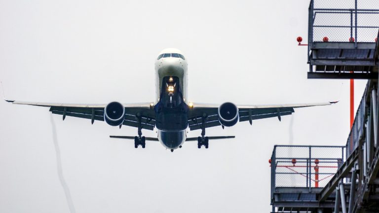 A commercial passenger jet approaches Seattle-Tacoma International Airport. Federal prosecutors said Saed Ali Mirreh bought a ticket from Seattle to Istanbul as part of a plan to travel to Syria and join ISIS.