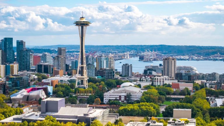 wo people died and five others suffered injuries in a shooting Sunday evening at the Bite of Seattle event. Harborview Medical Center received four patients, including a 2-year-old boy, a 23-year-old man, a 39-year-old woman and another adult woman.